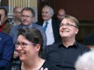 Pohled do sálu během předávání cen a prezentací článků. Zleva ocenění autoři Jana Jersáková a Robert Tropek, za nimi Martin Bilej a dlouholetý podporovatel, autor článků v Živě Richard Rokyta a členové redakční rady. Foto L. Svoboda, AV ČR