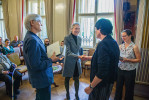Laureáti cen Živy za rok 2023. Jiří Moravec a Jana Bulantová při gratulaci od Evy Zažímalové a Pavly Doubkové.  Foto J. Landergott, SSČ AV ČR