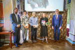 Laureáti Purkyňovy ceny Valéria Vaškaninová (druhá zleva), Stanislav Opluštil (uprostřed) a Katarína Holcová, předávající Tomáš Přikryl a zcela vlevo Jan Votýpka. Foto J. Tománek, SSČ AV ČR