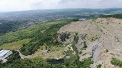 Letecký pohled na Růženin lom, Hády, maloměřické nádraží a východní část Brna. Foto L. Tichý