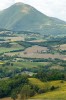 Lesy se nacházejí především na úpatích a strmých svazích hor. Na vrcholových partiích se pase hovězí dobytek, v minulosti ovce. Snímek F. Máliš