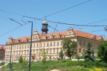„Vršovický zámeček“ v Praze sloužil jako přádelna hedvábí, tzv. Rangherka. Přilehlé Heroldovy sady byly původně morušovým hájem a zdrojem potravy  pro housenky bource morušového. Foto J. Vávra