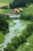 Křemžský potok (Křemžská kotlina jihozápadně od Českých Budějovic) při povodni v r. 2013. Tlumivé rozlivy v nivách (4. června v 11 hod.). Foto D. Pithart
