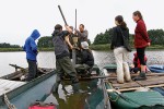 Odběr sedimentů ze zazemněného jezera Velký Tisý na Třeboňsku, které bylo objeveno v r. 2012 pod stejnojmenným rybníkem. Foto D. Vondrák