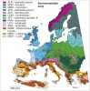 Environmentální stratifikace Evropy s 84 vrstvami zařazenými v této mapové interpretaci do 13 zón prostředí. Pokud velikost plochy vrstvy dovoluje, je vepsáno značení její příslušnosti k Environmentální zóně. Stratifikace je provedena  od 11° západní zeměpisné délky po 32° východní délky a od 34° po 72° severní šířky. Podle: M. J. Metzger a kol. (2005)