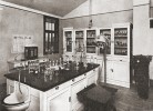 Laboratoř Zootechnického ústavu Vysoké školy zemědělského a lesnického inženýrství v Praze,  jehož přednostou byl zootechnik  František Bílek (1885–1972). Literární atlas československý 2., Ministerstvo školství a národní osvěty, ČAVU, Prometheus, B. Vavroušek, ed., Praha 1938