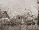 Pro faunistiku a hydrobiologii sehrála značnou úlohu přenosná (tzv. létací) zoologická stanice, kterou zásluhou Antonína Friče již od r. 1885 provozoval Komitét pro přírodovědné prozkoumání Čech.  Putovala po různých vodních plochách – zde za pobytu při břehu Labe v Poděbradech. Foto z archivu autora