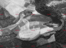 Úsek krajiny západně od slavné Kubrychtovy boudy nedaleko Srbska v Českém krasu – v r. 1951.  Letecký měřický snímek 1951 – Vojenský geografický a hydrometeorologický úřad Dobruška © Ministerstvo obrany ČR 
