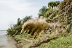 Házení lopatou. Foto P. Lisý, Geologický ústav. Vedlejší kategorie Věda praktická i nepraktická (1. místo)