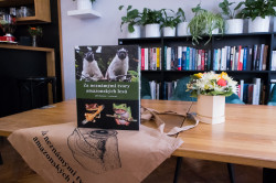 Z vernisáže výstavy a křtu knihy Za neznámými tvory amazonských lesů v Café Academia. Foto: Soňa Pokorná
