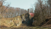 Nejstarší rozhledna Českého ráje Milohlídka nad lomem v kopci Čeřovka. Foto M. Košťák